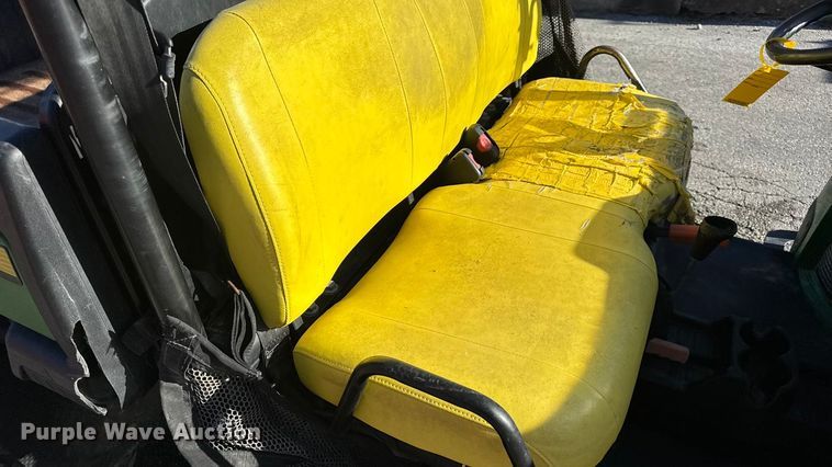 image for item EN0869 2014 John Deere 825I utility vehicle