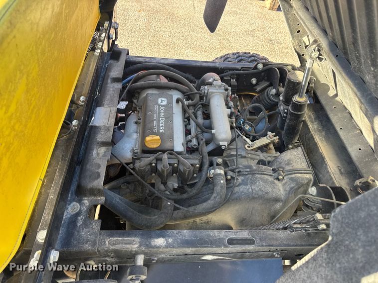 image for item EN0869 2014 John Deere 825I utility vehicle