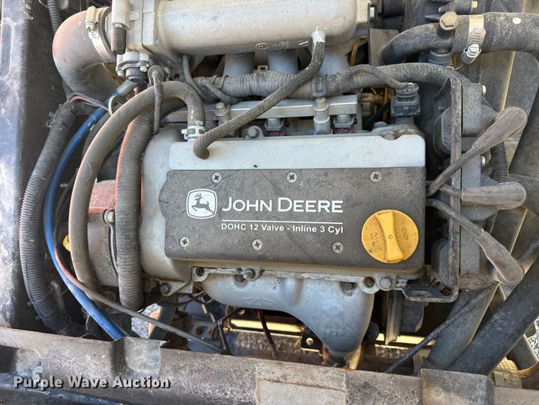 image for item EN0869 2014 John Deere 825I utility vehicle