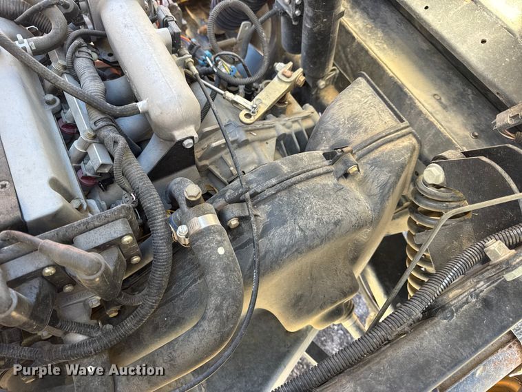 image for item EN0869 2014 John Deere 825I utility vehicle