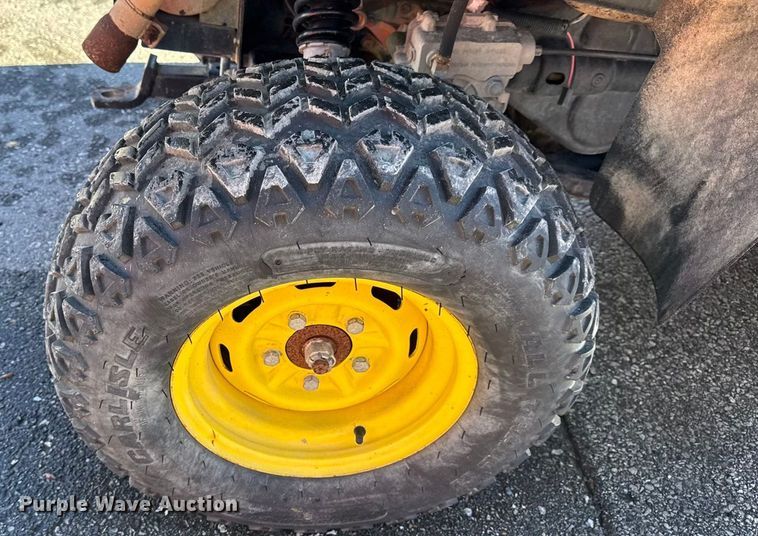 image for item EN0869 2014 John Deere 825I utility vehicle