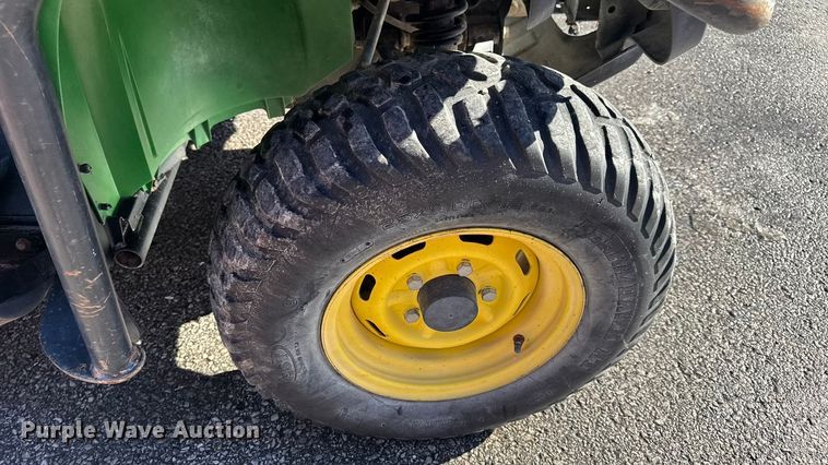 image for item EN0869 2014 John Deere 825I utility vehicle