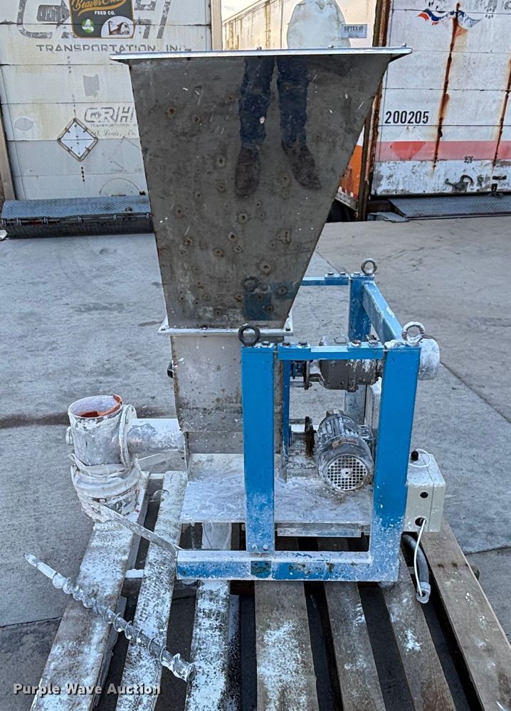 image for item EN5936 (3) Brabender Technologie Inc. H32-DSR103/150 single screw feeders