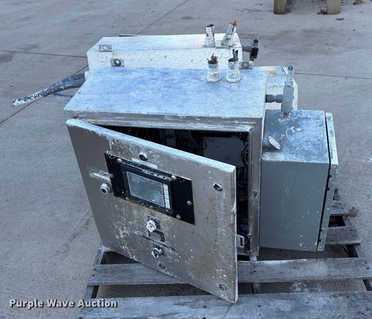 image for item EN5939 (2) electrical control cabinets