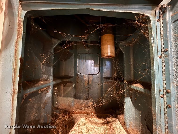 image for item EN5940 K.O. Lee Co. S612 surface grinder