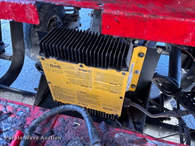 image for item EN5944 Columbia golf cart