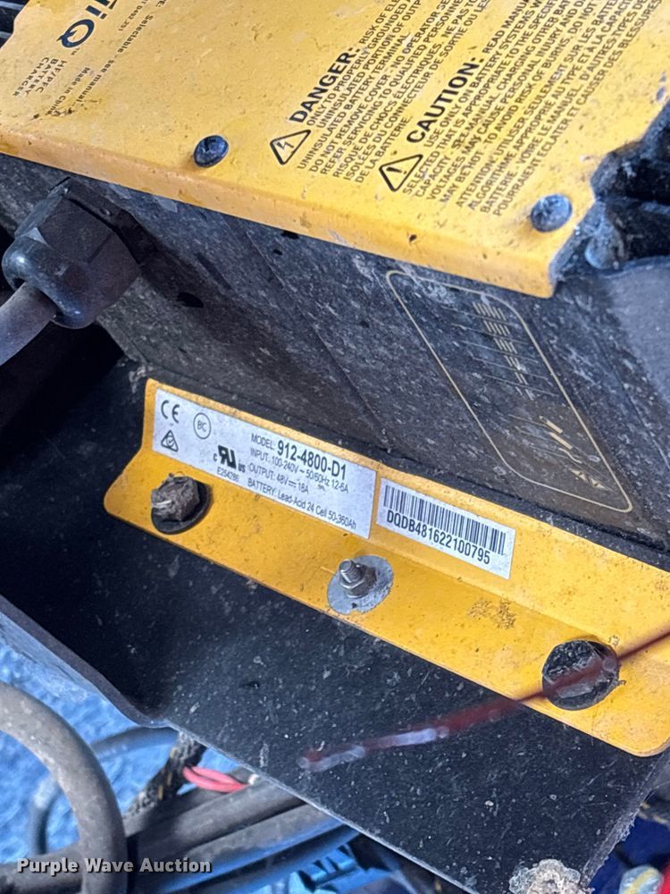 image for item EN5944 Columbia golf cart