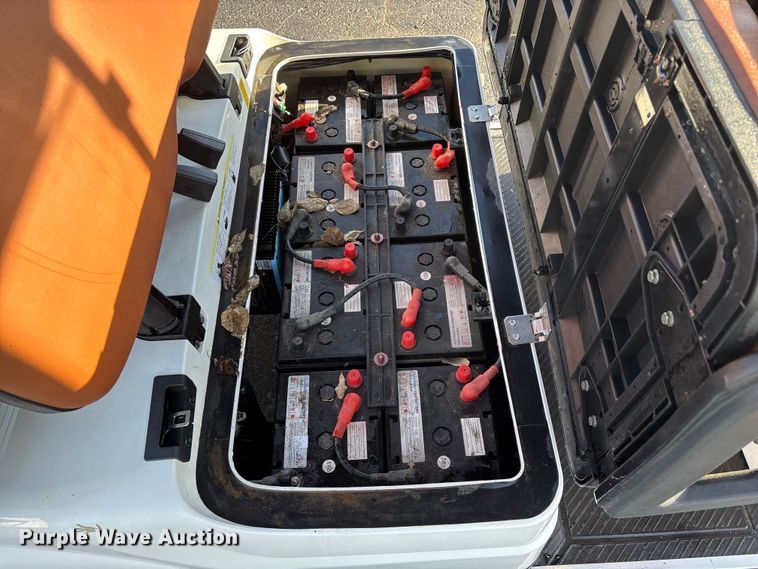 image for item EN5945 Icon LT-B627.4+2-C0M golf cart