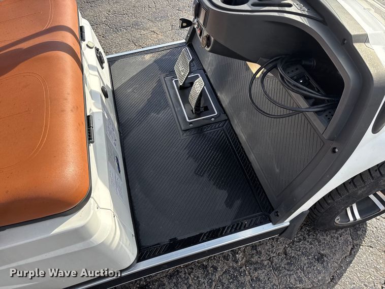 image for item EN5947 Icon LT-B627.H8-C0M golf cart