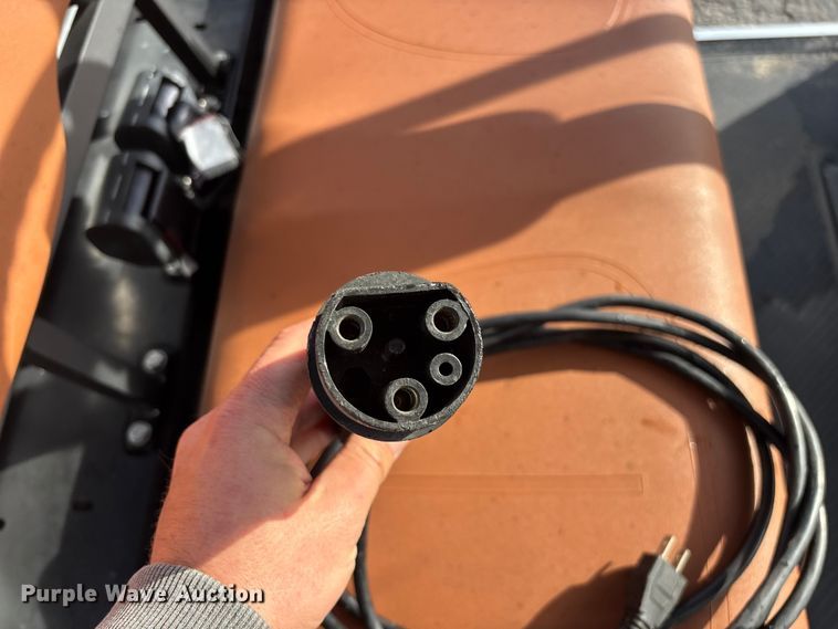 image for item EN5947 Icon LT-B627.H8-C0M golf cart