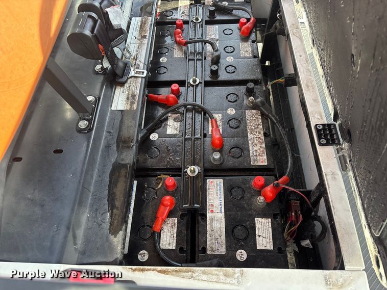 image for item EN5947 Icon LT-B627.H8-C0M golf cart