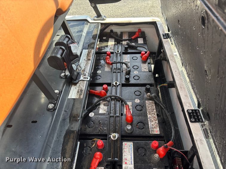 image for item EN5947 Icon LT-B627.H8-C0M golf cart