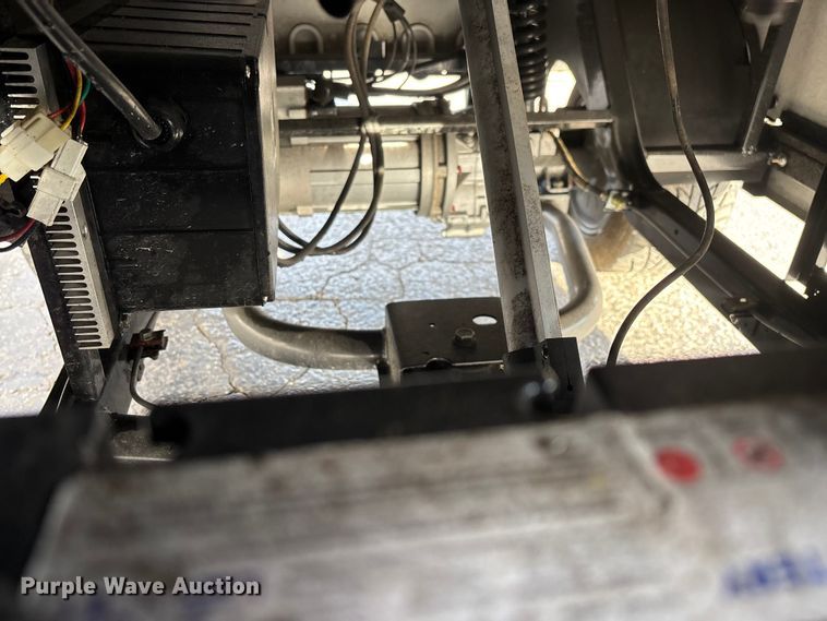 image for item EN5947 Icon LT-B627.H8-C0M golf cart