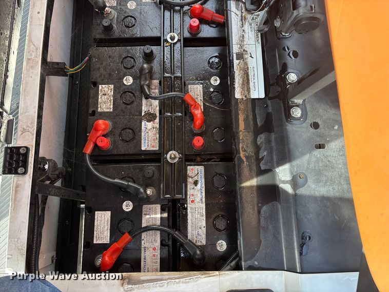 image for item EN5947 Icon LT-B627.H8-C0M golf cart