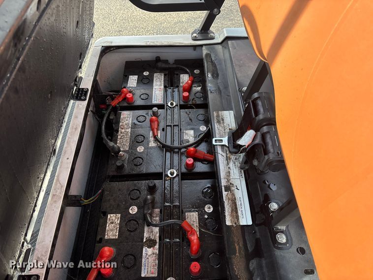 image for item EN5947 Icon LT-B627.H8-C0M golf cart