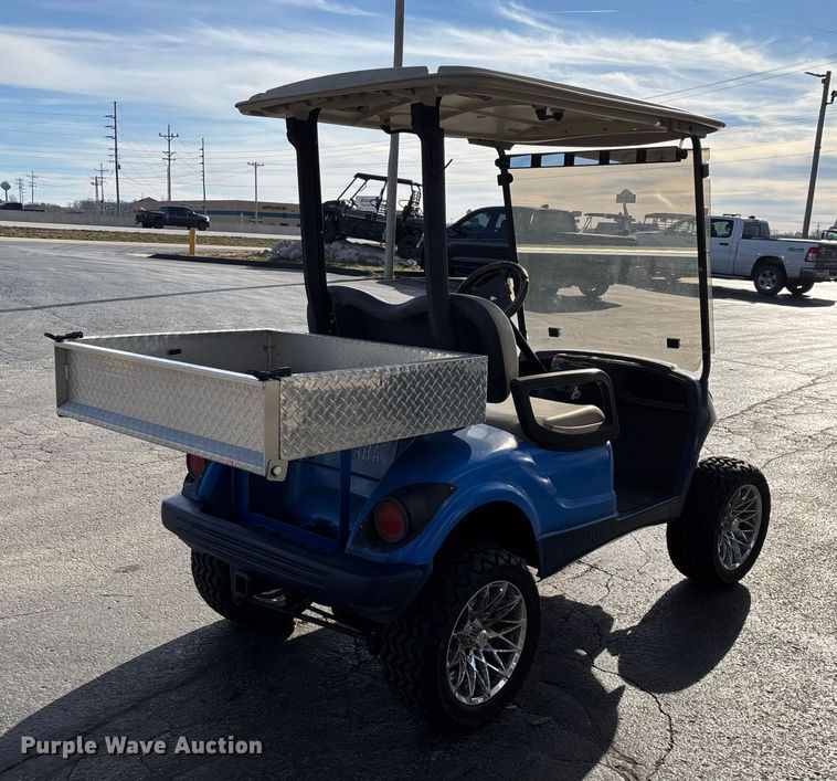 image for item EN5948 Yamaha golf cart