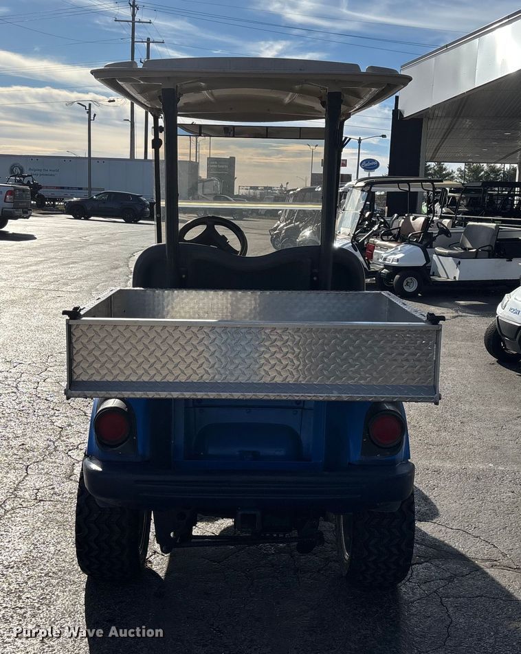 image for item EN5948 Yamaha golf cart