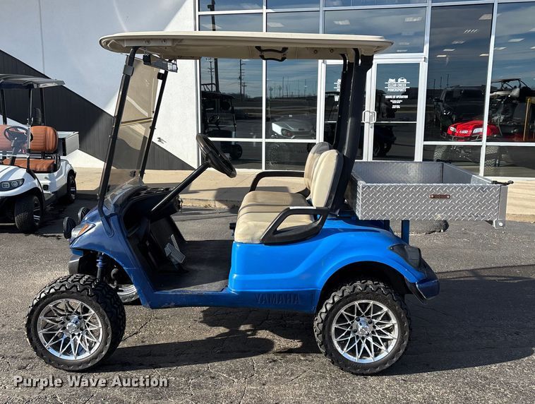 image for item EN5948 Yamaha golf cart