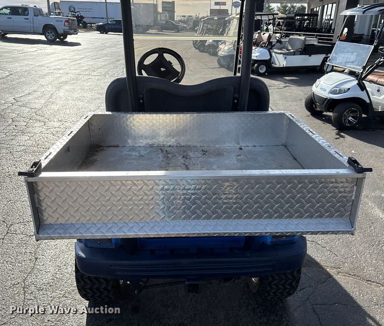 image for item EN5948 Yamaha golf cart