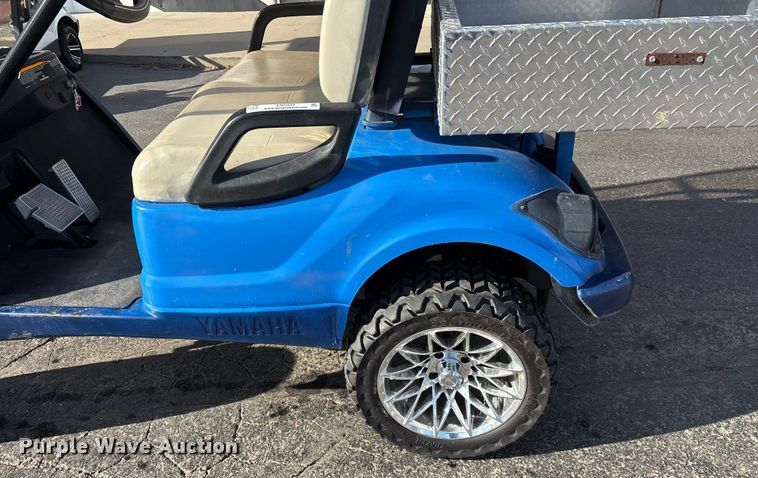 image for item EN5948 Yamaha golf cart