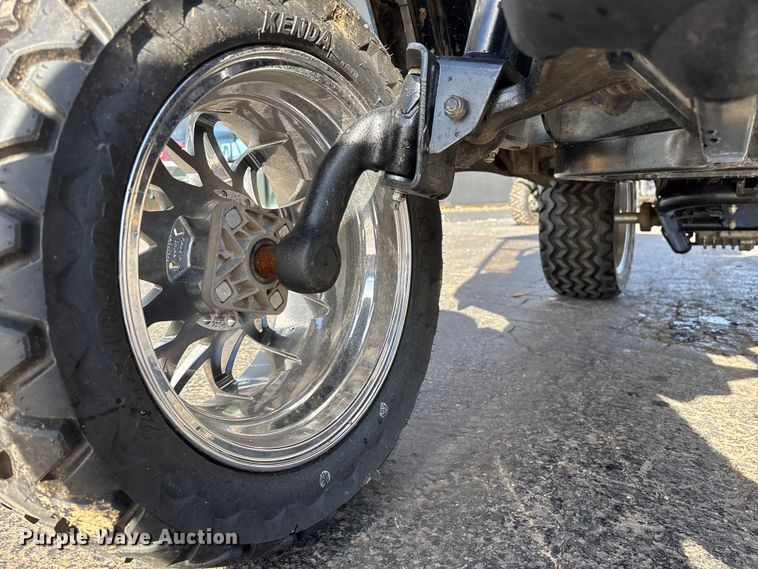 image for item EN5948 Yamaha golf cart