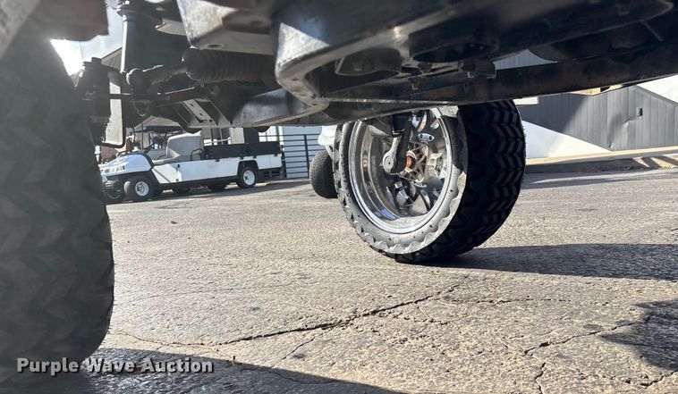 image for item EN5948 Yamaha golf cart