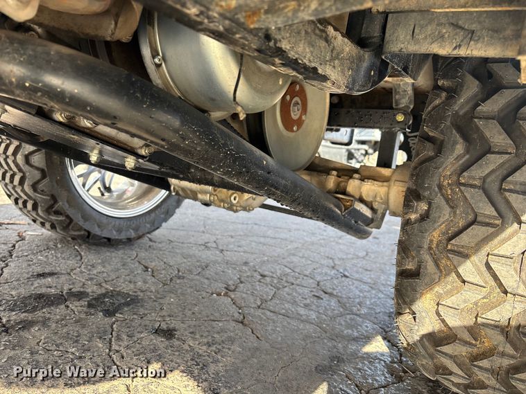 image for item EN5948 Yamaha golf cart