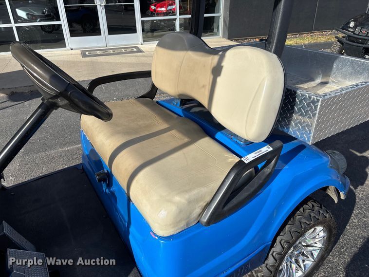 image for item EN5948 Yamaha golf cart