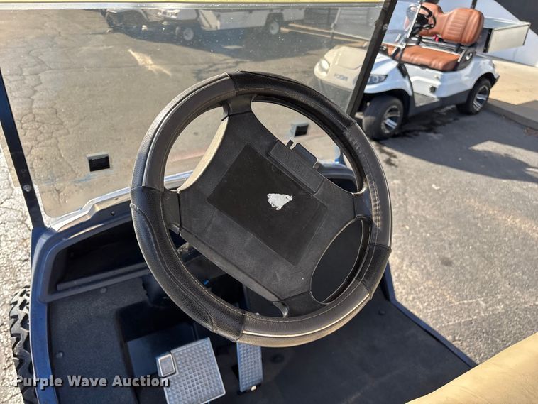 image for item EN5948 Yamaha golf cart