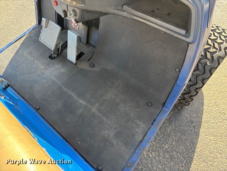 image for item EN5948 Yamaha golf cart