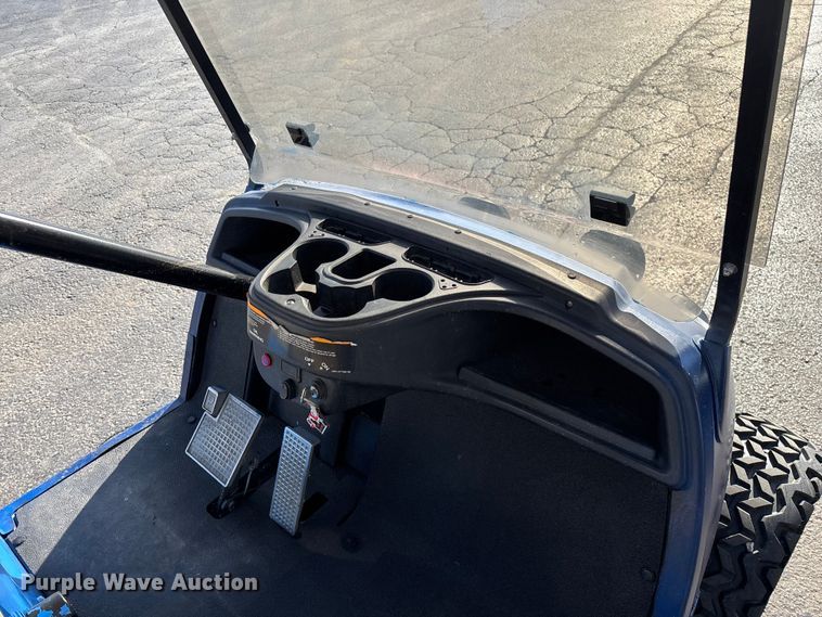 image for item EN5948 Yamaha golf cart