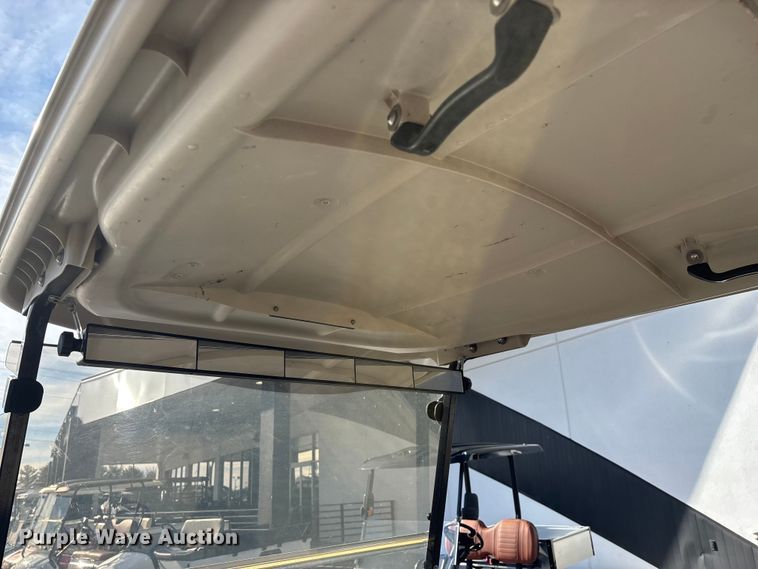 image for item EN5948 Yamaha golf cart