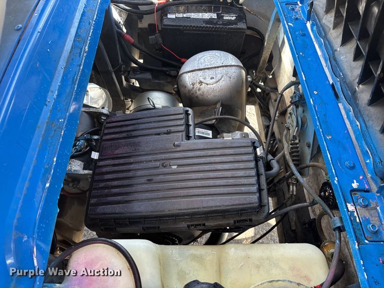 image for item EN5948 Yamaha golf cart