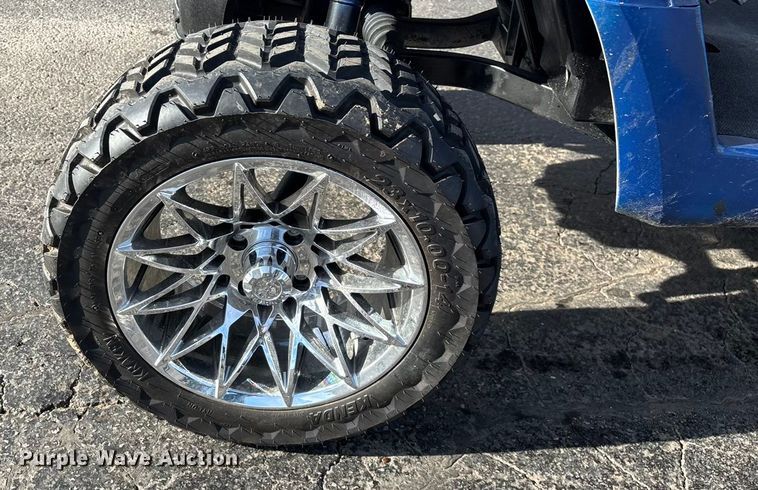 image for item EN5948 Yamaha golf cart