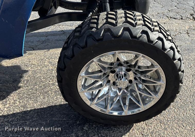 image for item EN5948 Yamaha golf cart