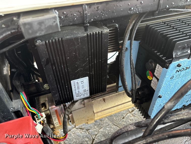 image for item EN5949 Icon LT-A617.2 golf cart