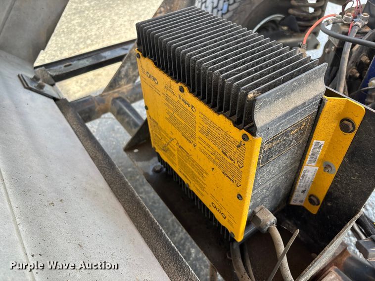 image for item EN5951 Columbia golf cart