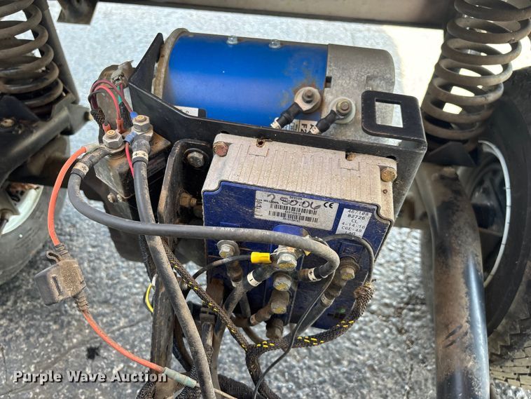 image for item EN5951 Columbia golf cart