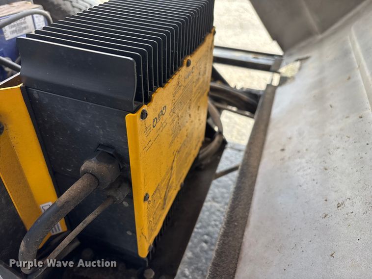 image for item EN5951 Columbia golf cart