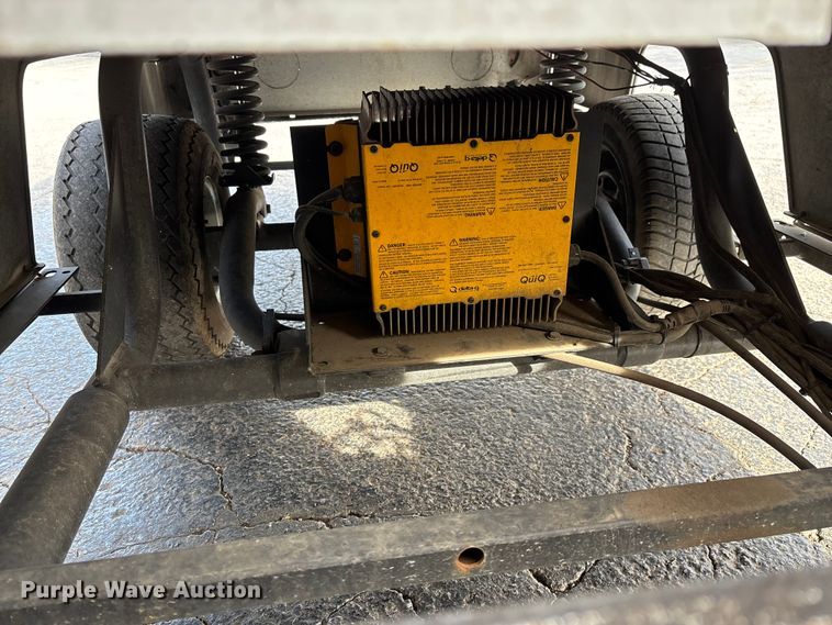 image for item EN5952 Columbia golf cart