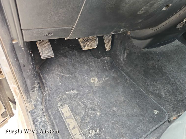 image for item EO4918 2015 RAM 1500 Ext. Cab pickup truck