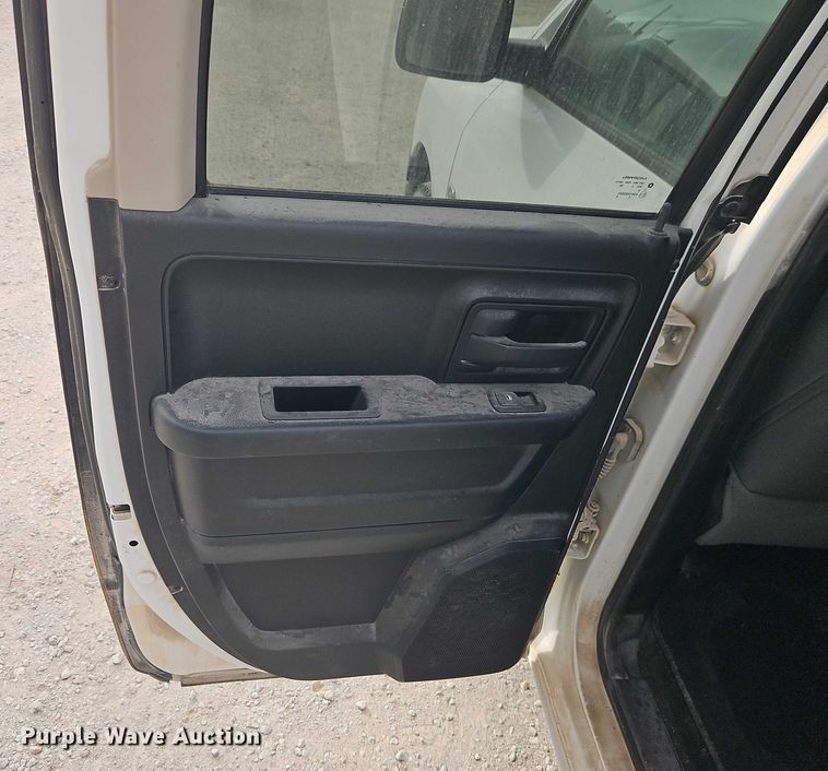 image for item EO4918 2015 RAM 1500 Ext. Cab pickup truck