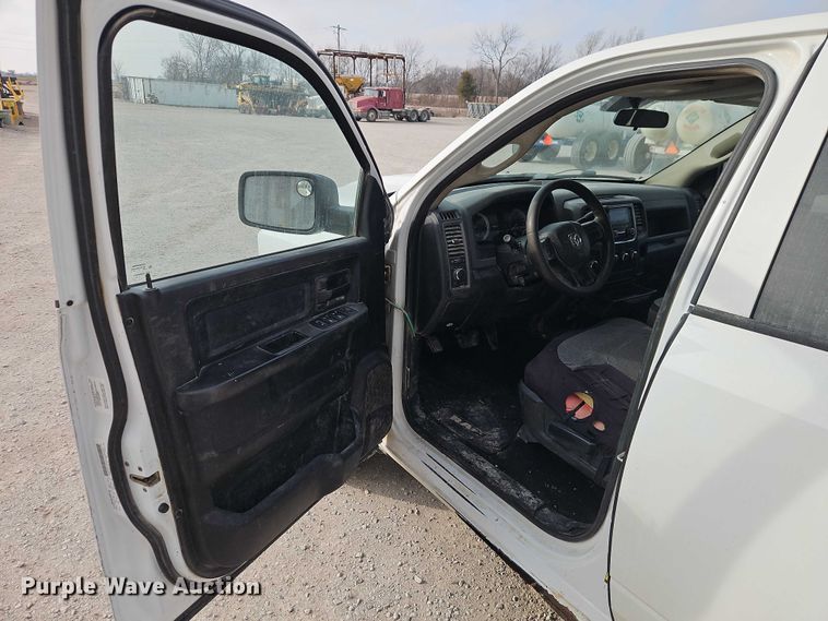 image for item EO4919 2013 RAM 1500 Ext. Cab pickup truck