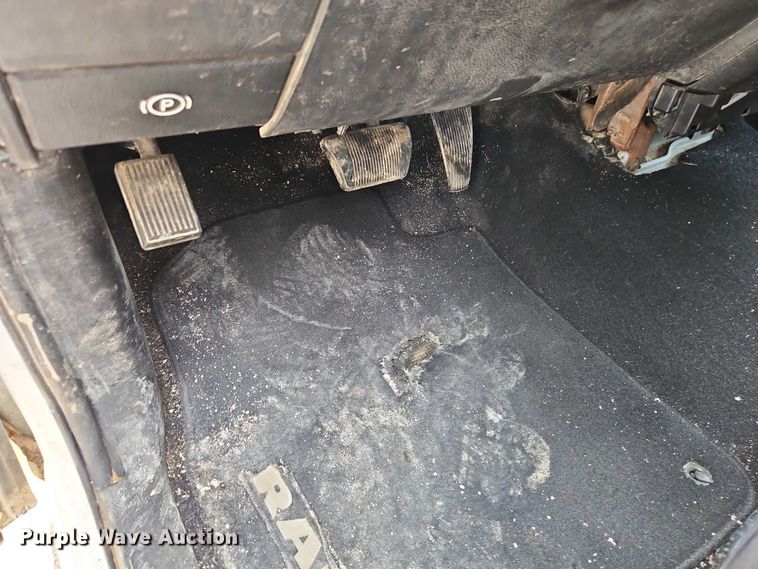 image for item EO4919 2013 RAM 1500 Ext. Cab pickup truck