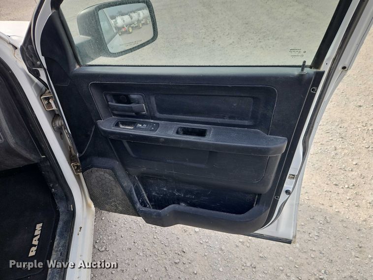 image for item EO4919 2013 RAM 1500 Ext. Cab pickup truck