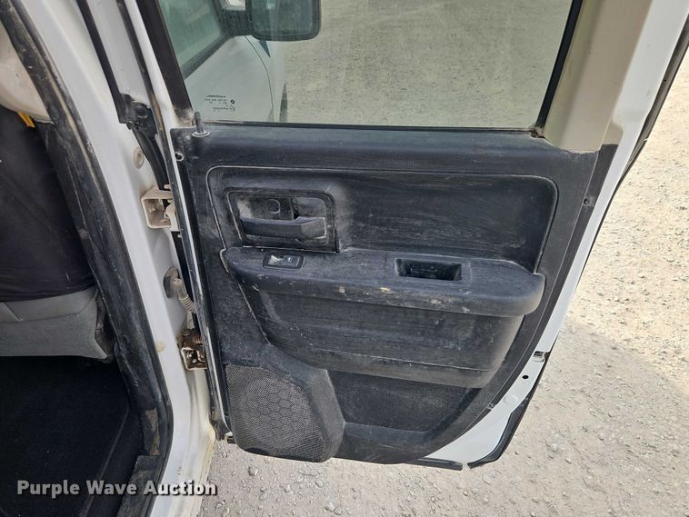 image for item EO4919 2013 RAM 1500 Ext. Cab pickup truck