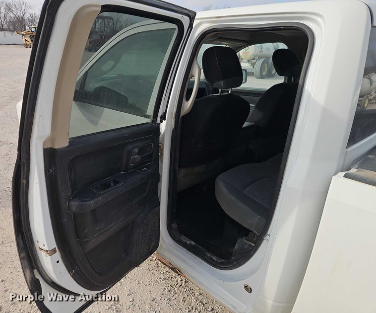 image for item EO4919 2013 RAM 1500 Ext. Cab pickup truck