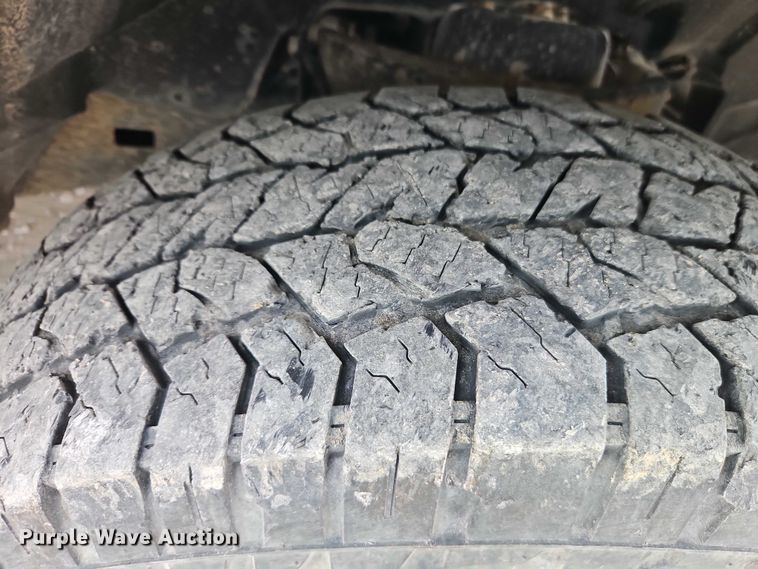 image for item EO4919 2013 RAM 1500 Ext. Cab pickup truck