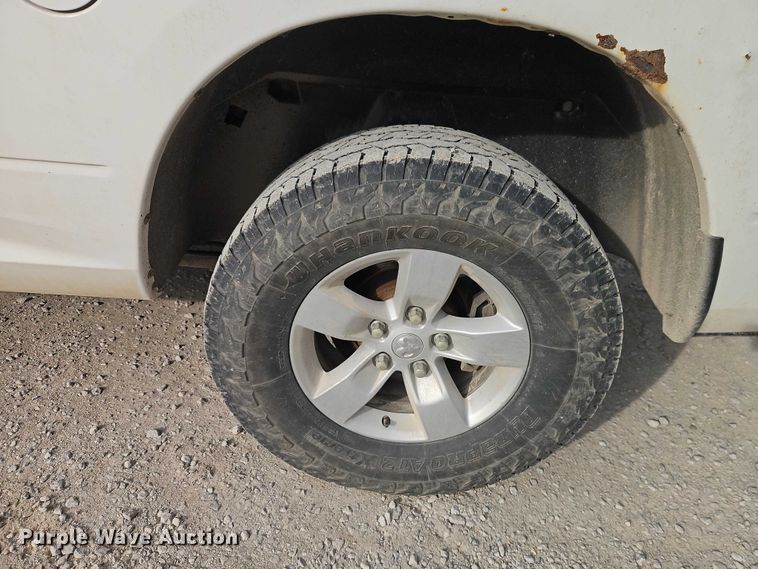 image for item EO4919 2013 RAM 1500 Ext. Cab pickup truck