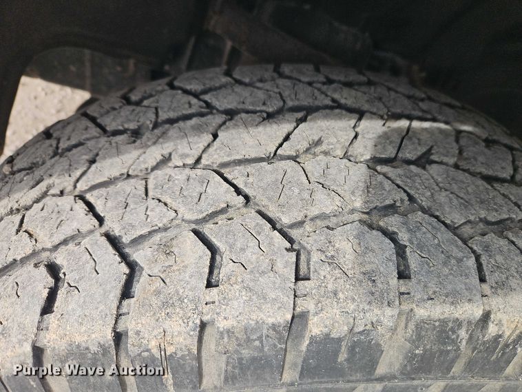 image for item EO4919 2013 RAM 1500 Ext. Cab pickup truck